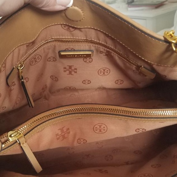 Tory Burch “Alexa” Chain Tote - Picture 5 of 7